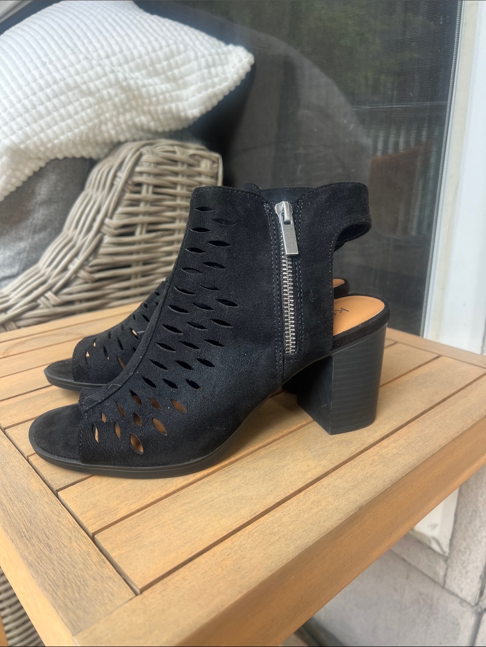 Kensie Black Suede Cutout Block Heel Sandal with Side Zip